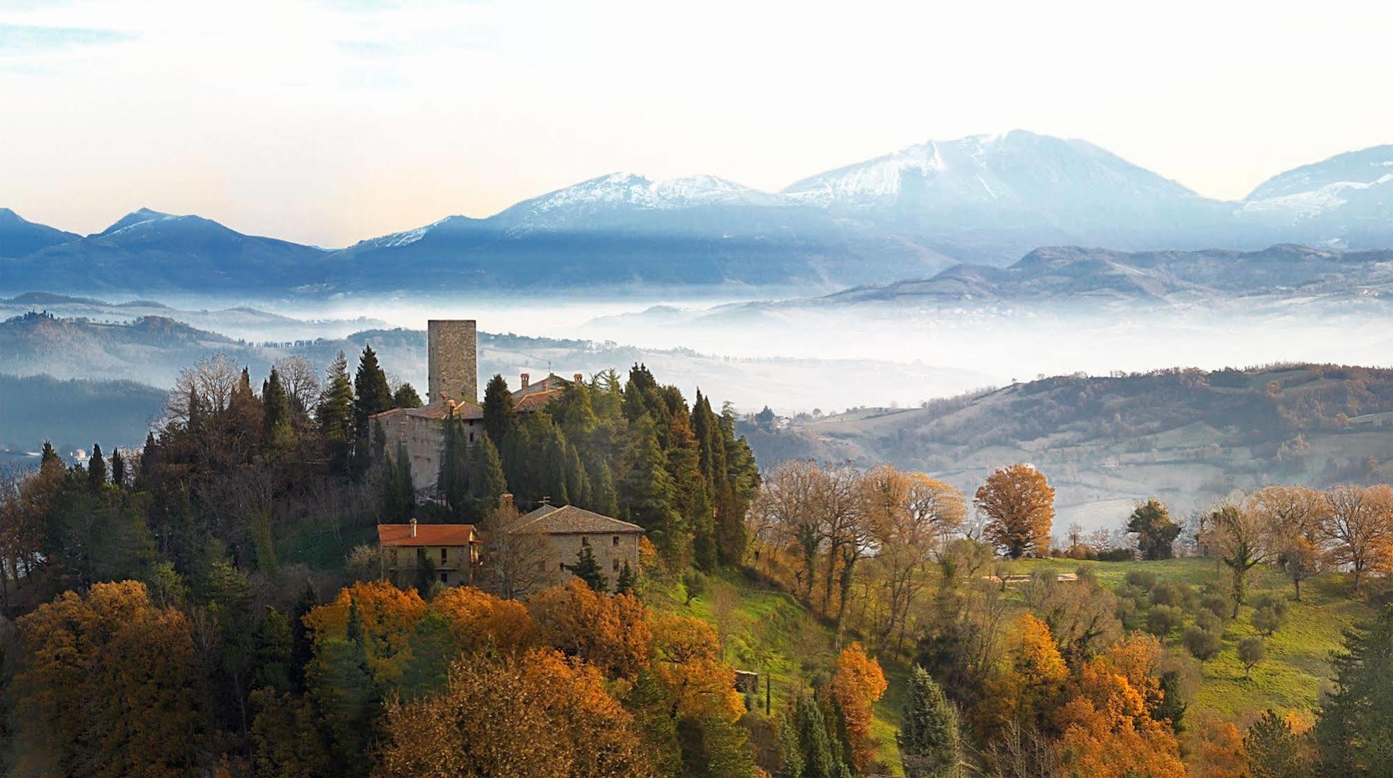 Castello Di Petroia Dimora D'Epoca Hotel Губио Екстериор снимка